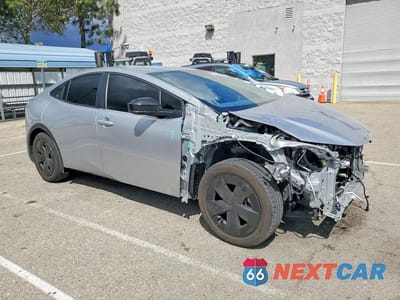 Czwarte zdjęcie samochodu z boku: 2024 TOYOTA PRIUS LE VIN:JTDACAAU0R3034891 - miniatura