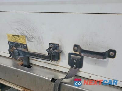 Zdjęcie 10 z 13 samochodu: 2015 ISUZU NQR REFRIGERATED BOX TRUCK VIN:JALE5W162F7901267 - miniatura
