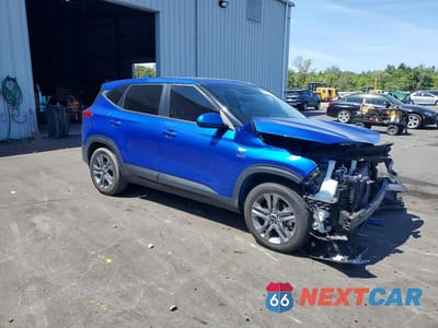 Czwarte zdjęcie samochodu z boku: 2021 KIA SELTOS LX VIN:KNDEPCAA4M7138440 - miniatura