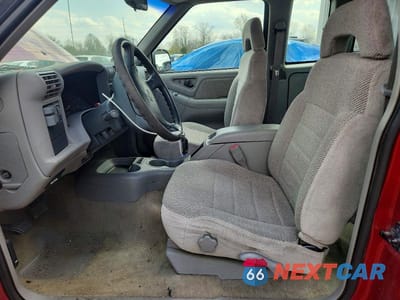Zdjęcie 7 z 13 samochodu: 1996 CHEVROLET S TRUCK S10 VIN:1GCCS19XXT8211841 - miniatura