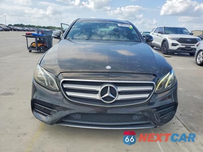 Piąte zdjęcie samochodu w środku: 2017 MERCEDES-BENZ E 300 VIN:WDDZF4JB1HA040242 - miniatura