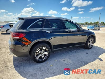 Trzecie zdjęcie samochodu z tyłu: 2020 MERCEDES-BENZ GLC 300 4MATIC VIN:W1N0G8EB3LF816330 - miniatura