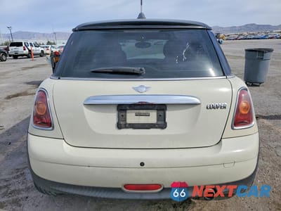 Zdjęcie 6 z 13 samochodu: 2007 MINI COOPER VIN:WMWMF33527TT51488 - miniatura