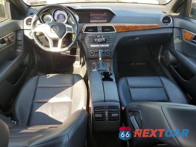 Zdjęcie 8 z 12 samochodu: 2012 MERCEDES-BENZ C 300 4MATIC VIN:WDDGF8BB5CR192788 - miniatura