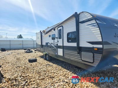 2023 JAYCO JAY FLIGHT CAMPER 1UJBC0BR7P17S0167 - główne zdjęcie licytacji z USA - miniatura
