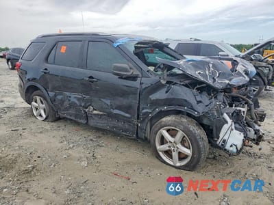 Czwarte zdjęcie samochodu z boku: 2018 FORD EXPLORER XLT VIN:1FM5K7D89JGA11639 - miniatura