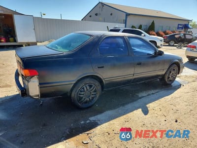 Trzecie zdjęcie samochodu z tyłu: 2001 TOYOTA CAMRY LE VIN:4T1BG22K91U079916 - miniatura