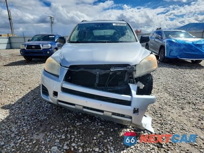 Piąte zdjęcie samochodu w środku: 2010 TOYOTA RAV4 BASE VIN:JTMBF4DV2AD035766 - miniatura