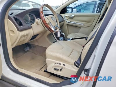 Zdjęcie 7 z 13 samochodu: 2013 VOLVO XC60 3.2 VIN:YV4952DLXD2418453 - miniatura