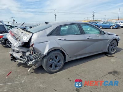 Trzecie zdjęcie samochodu z tyłu: 2023 HYUNDAI ELANTRA SEL VIN:KMHLM4AG2PU447612 - miniatura