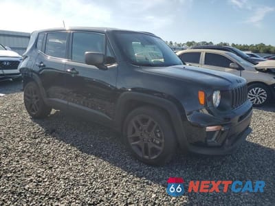 Czwarte zdjęcie samochodu z boku: 2021 JEEP RENEGADE LATITUDE VIN:ZACNJCBB8MPN13447 - miniatura