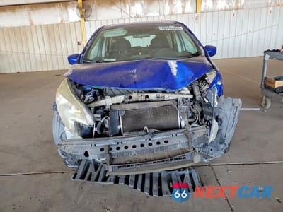 Piąte zdjęcie samochodu w środku: 2016 NISSAN VERSA NOTE SV VIN:3N1CE2CP9GL357177 - miniatura