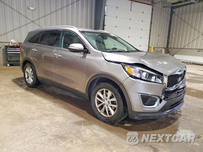 Czwarte zdjęcie samochodu z boku: 2018 KIA SORENTO LX V6 VIN:5XYPGDA53JG373847 - miniatura