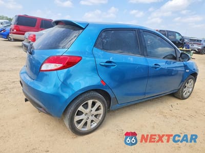 Trzecie zdjęcie samochodu z tyłu: 2011 MAZDA MAZDA2 VIN:JM1DE1HY0B0109967 - miniatura