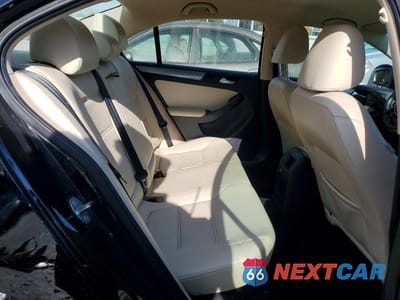 Zdjęcie 10 z 11 samochodu: 2018 VOLKSWAGEN JETTA SE VIN:3VWDB7AJ6JM236045 - miniatura