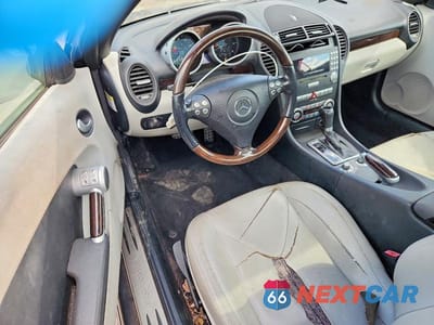 Zdjęcie 8 z 12 samochodu: 2006 MERCEDES-BENZ SLK 280 VIN:WDBWK54F06F115122 - miniatura