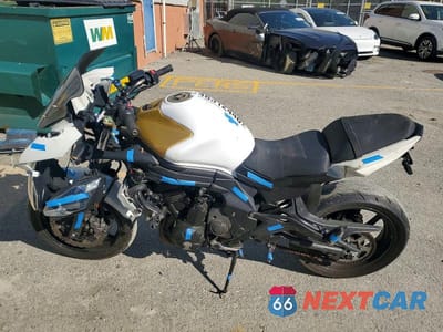 Trzecie zdjęcie samochodu z tyłu: 2016 KAWASAKI EX650 E VIN:JKAEXEE16GDA21578 - miniatura