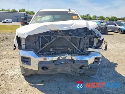 Piąte zdjęcie samochodu w środku: 2015 GMC SIERRA UTILITY / SERVICE TRUCK VIN:1GD21XEG1FZ521670 - miniatura