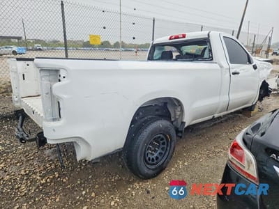 Trzecie zdjęcie samochodu z tyłu: 2020 CHEVROLET SILVERADO C1500 VIN:3GCNWAEF0LG306137 - miniatura