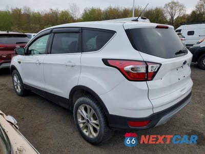 Drugie zdjęcie samochodu z przodu: 2017 FORD ESCAPE SE VIN:1FMCU9GDXHUD43672 - miniatura