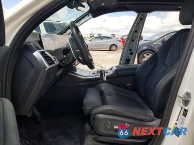 Zdjęcie 7 z 14 samochodu: 2025 BMW X5 XDRIVE50E VIN:5UX43EU02S9Z41429 - miniatura
