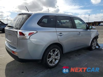 Trzecie zdjęcie samochodu z tyłu: 2014 MITSUBISHI OUTLANDER SE VIN:JA4AD3A36EZ017238 - miniatura