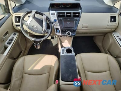 Zdjęcie 8 z 13 samochodu: 2012 TOYOTA PRIUS V FIVE VIN:JTDZN3EU1C3040807 - miniatura
