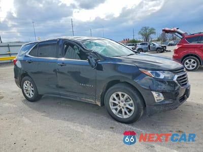 Czwarte zdjęcie samochodu z boku: 2019 CHEVROLET EQUINOX LT VIN:2GNAXKEV5K6295260 - miniatura