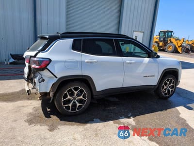 Trzecie zdjęcie samochodu z tyłu: 2025 JEEP COMPASS LIMITED VIN:3C4NJDCNXST556954 - miniatura