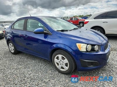Czwarte zdjęcie samochodu z boku: 2014 CHEVROLET SONIC LS VIN:1G1JA5SH1E4182981 - miniatura