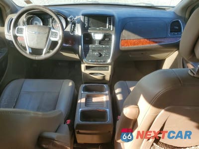 Zdjęcie 8 z 13 samochodu: 2016 CHRYSLER TOWN & COUNTRY TOURING VIN:2C4RC1BG2GR287243 - miniatura