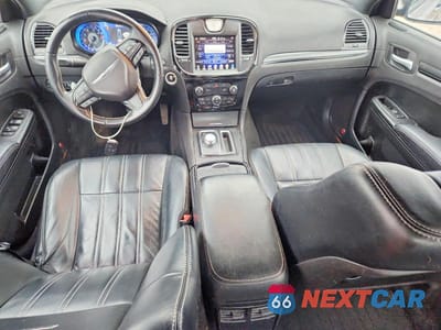 Zdjęcie 8 z 12 samochodu: 2015 CHRYSLER 300 S VIN:2C3CCAGG1FH922671 - miniatura