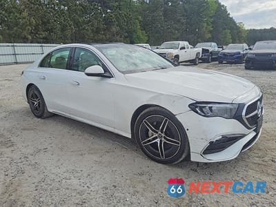 Czwarte zdjęcie samochodu z boku: 2025 MERCEDES-BENZ E 350 VIN:W1KLF4GB5SA126836 - miniatura