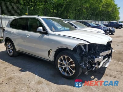 Czwarte zdjęcie samochodu z boku: 2025 BMW X5 XDRIVE40I VIN:5UX23EU06S9W83505 - miniatura
