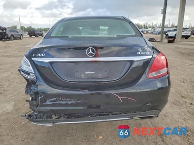 Zdjęcie 6 z 12 samochodu: 2017 MERCEDES-BENZ C 300 4MATIC VIN:55SWF4KB9HU202443 - miniatura