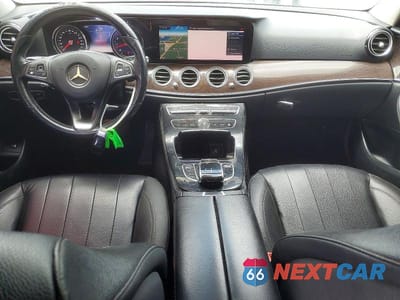 Zdjęcie 8 z 11 samochodu: 2018 MERCEDES-BENZ E 300 VIN:WDDZF4JB9JA375738 - miniatura