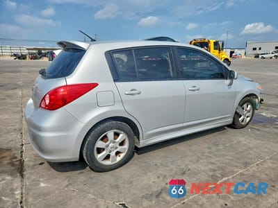 Trzecie zdjęcie samochodu z tyłu: 2010 NISSAN VERSA 1.8 S VIN:3N1BC1CP4AL366503 - miniatura