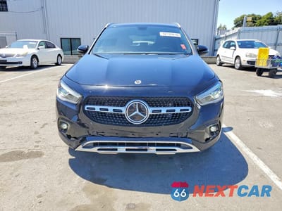 Piąte zdjęcie samochodu w środku: 2021 MERCEDES-BENZ GLA 250 4MATIC VIN:W1N4N4HB8MJ241216 - miniatura