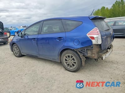 Drugie zdjęcie samochodu z przodu: 2015 TOYOTA PRIUS V THREE VIN:JTDZN3EU3FJ036385 - miniatura