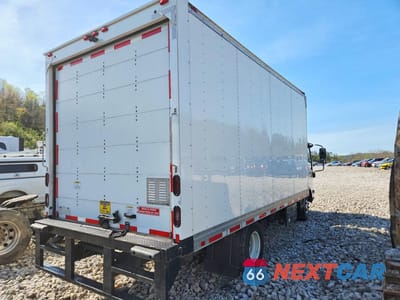 Trzecie zdjęcie samochodu z tyłu: 2022 CHEVROLET 4500HD BOX TRUCK VIN:JALCDW16XN7016274 - miniatura