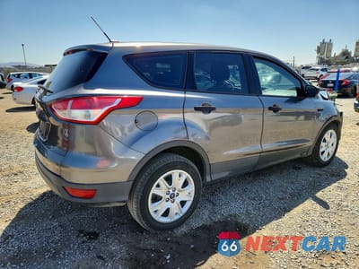 Trzecie zdjęcie samochodu z tyłu: 2014 FORD ESCAPE S VIN:1FMCU0F78EUA22443 - miniatura