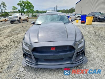Piąte zdjęcie samochodu w środku: 2017 FORD MUSTANG VIN:1FA6P8AM9H5328480 - miniatura