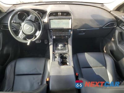 Zdjęcie 8 z 12 samochodu: 2019 JAGUAR F-PACE VIN:SADCS2FX2KA602830 - miniatura