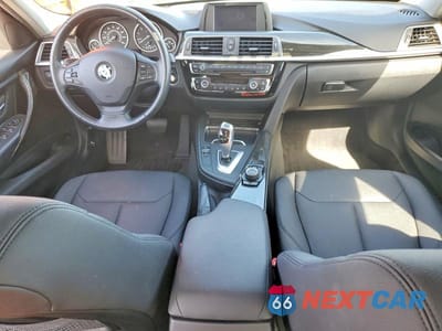Zdjęcie 8 z 12 samochodu: 2018 BMW 320 I VIN:WBA8E1G59JNU92475 - miniatura