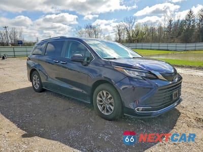 Czwarte zdjęcie samochodu z boku: 2022 TOYOTA SIENNA XLE VIN:5TDYSKFC3NS043231 - miniatura