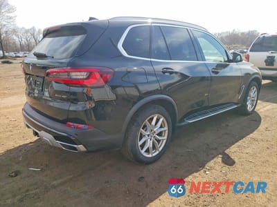 Trzecie zdjęcie samochodu z tyłu: 2021 BMW X5 XDRIVE40I VIN:5UXCR6C08M9F81350 - miniatura