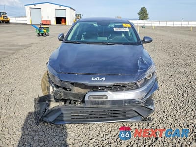 Piąte zdjęcie samochodu w środku: 2022 KIA FORTE LXS VIN:3KPF24AD5NE497039 - miniatura