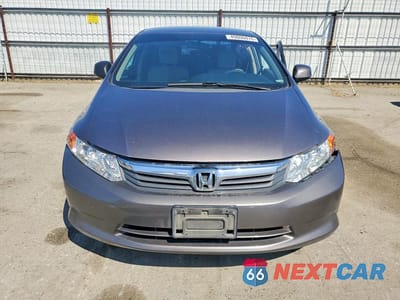 Piąte zdjęcie samochodu w środku: 2012 HONDA CIVIC LX VIN:19XFB2F50CE364935 - miniatura