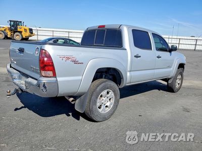 Trzecie zdjęcie samochodu z tyłu: 2006 TOYOTA TACOMA DOUBLE CAB PRERUNNER VIN:5TEJU62N56Z258527 - miniatura