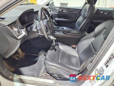 Zdjęcie 7 z 12 samochodu: 2020 VOLVO S60 T6 MOMENTUM VIN:7JRA22TK7LG042069 - miniatura